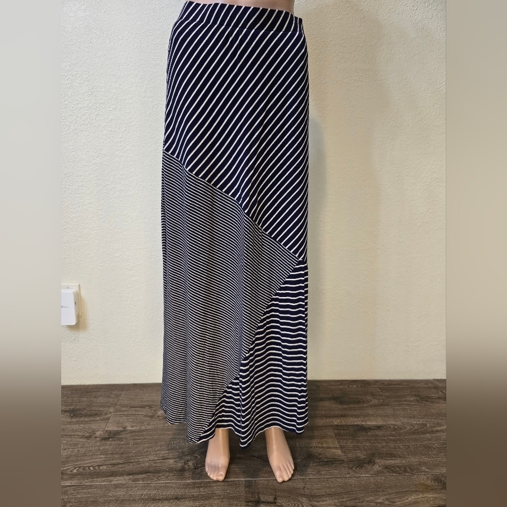 Coldwater Creek Sz Med Maxi Skirt stretch pullon Navy white stripe geometric